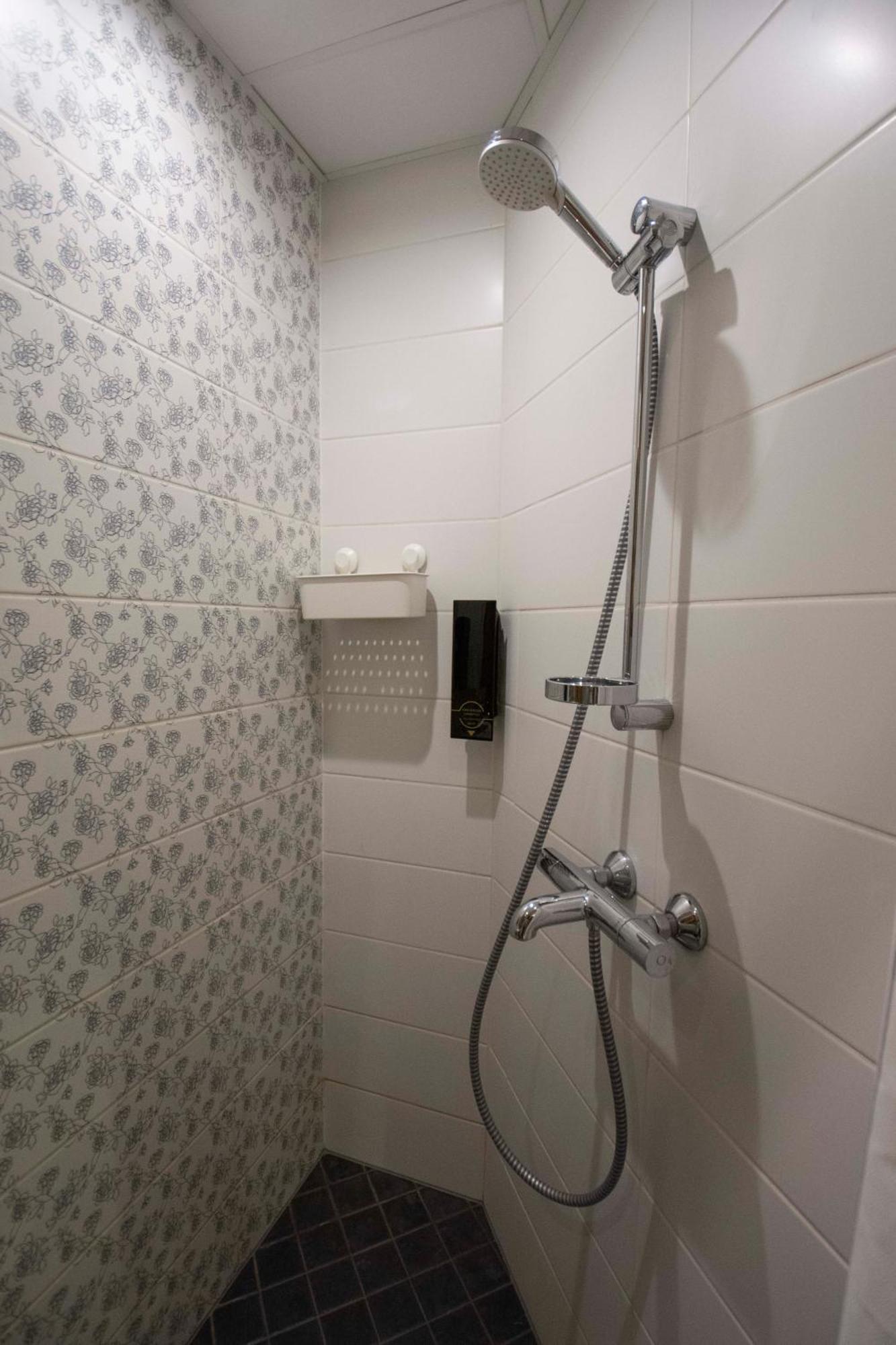 Karlovaidyll 7 - Homey Apartment With Free Parking! Tartu Esterno foto
