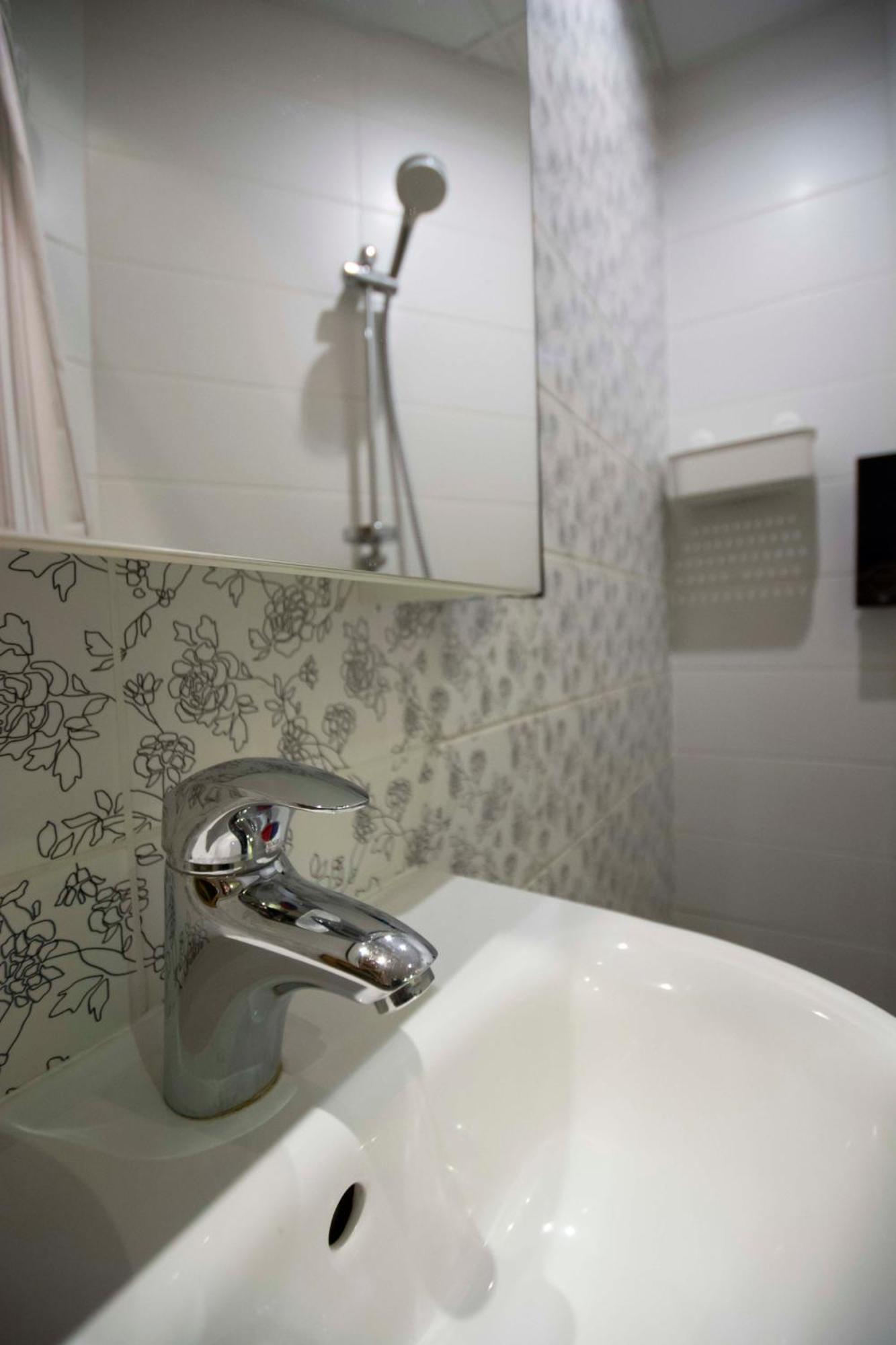 Karlovaidyll 7 - Homey Apartment With Free Parking! Tartu Esterno foto