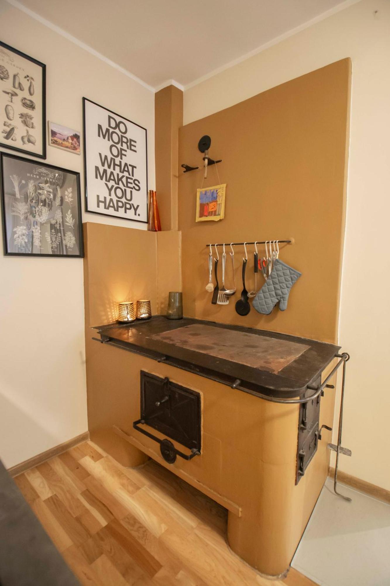Karlovaidyll 7 - Homey Apartment With Free Parking! Tartu Esterno foto