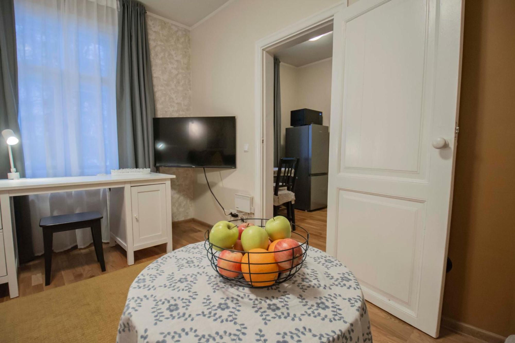 Karlovaidyll 7 - Homey Apartment With Free Parking! Tartu Esterno foto