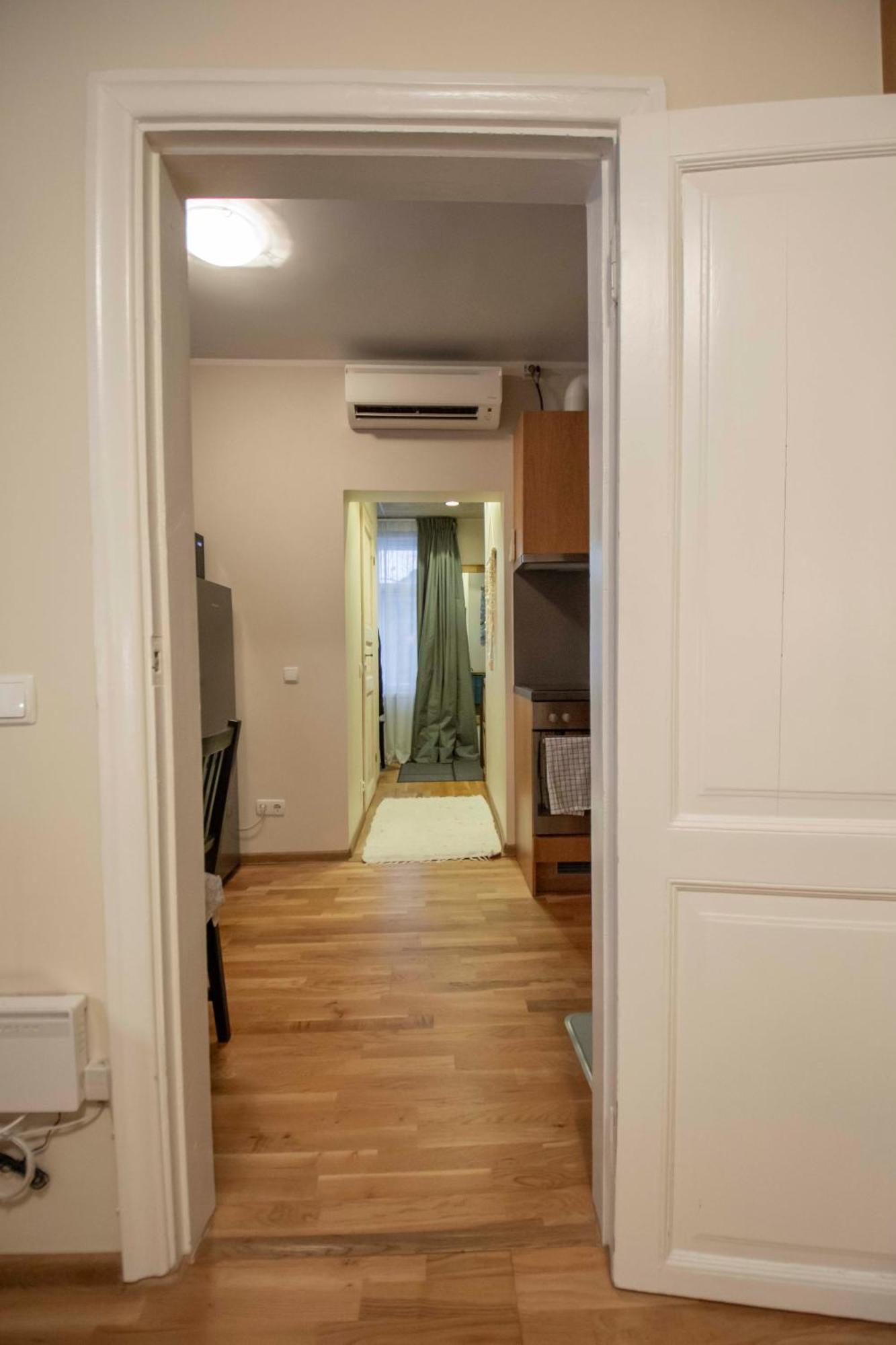 Karlovaidyll 7 - Homey Apartment With Free Parking! Tartu Esterno foto